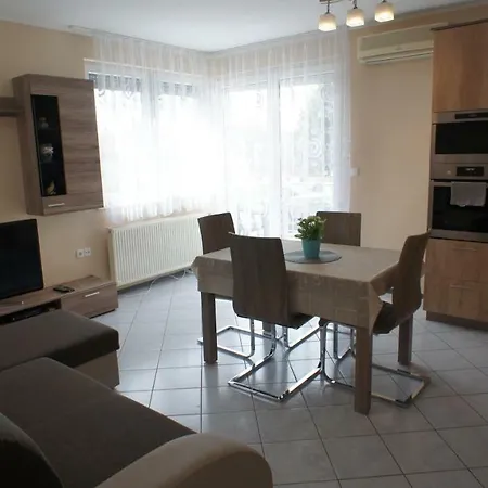 Sienna Family Apartman Апартаменты *