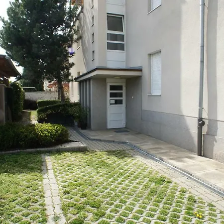 Sienna Family Apartman Апартаменты Шиофок